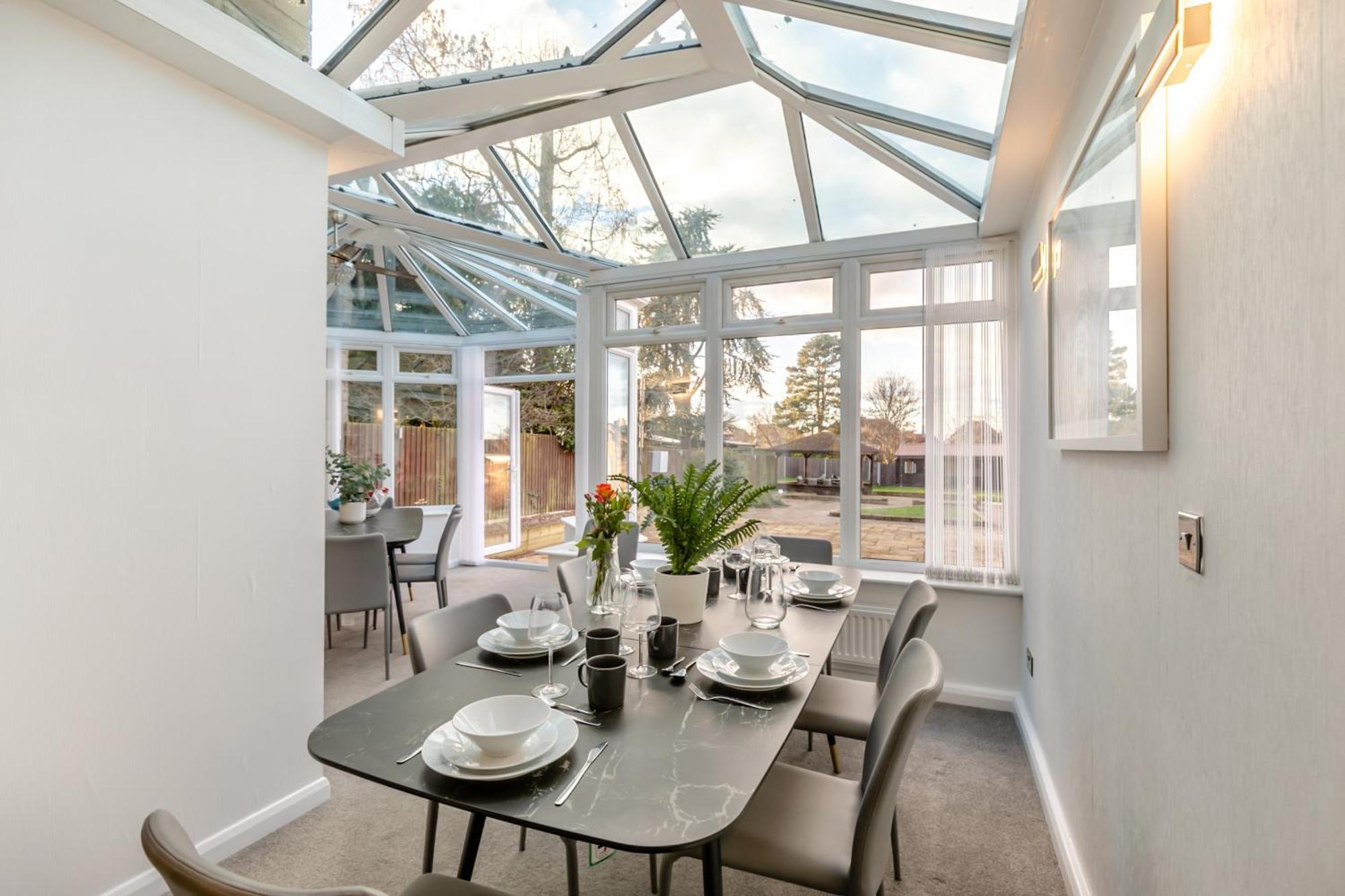 Robinswood House - A Beautiful Family Home Near The Cotswold Глостер Экстерьер фото