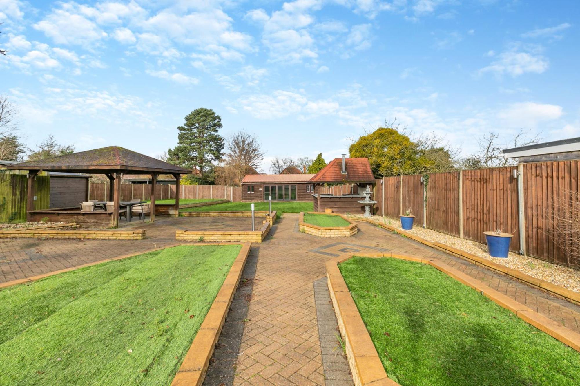 Robinswood House - A Beautiful Family Home Near The Cotswold Глостер Экстерьер фото