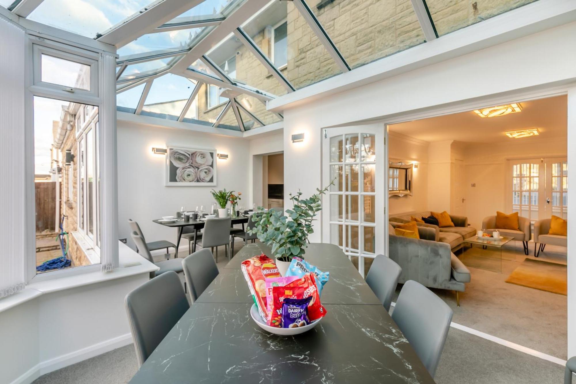 Robinswood House - A Beautiful Family Home Near The Cotswold Глостер Экстерьер фото