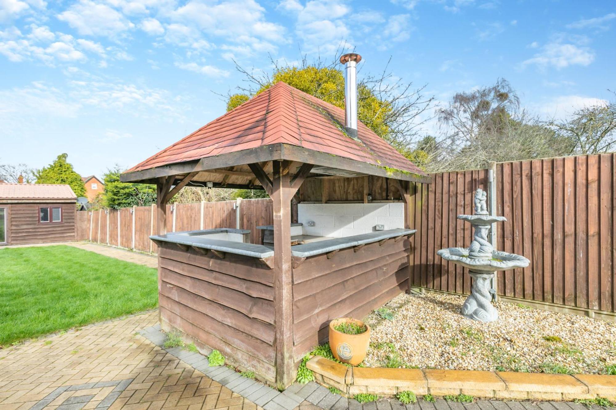 Robinswood House - A Beautiful Family Home Near The Cotswold Глостер Экстерьер фото